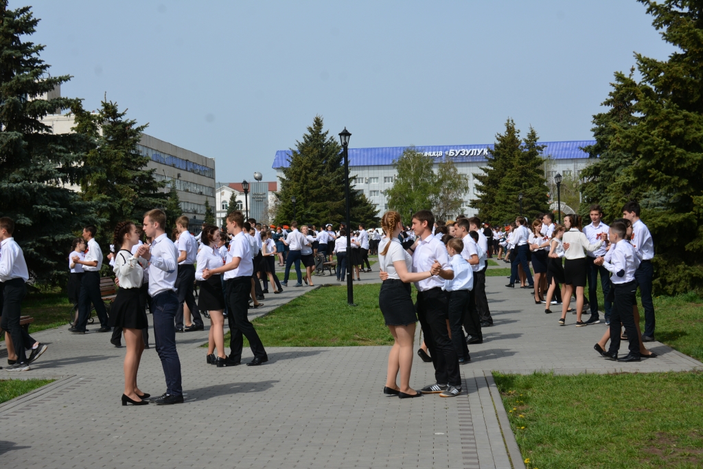 Школы Бузулука Фото